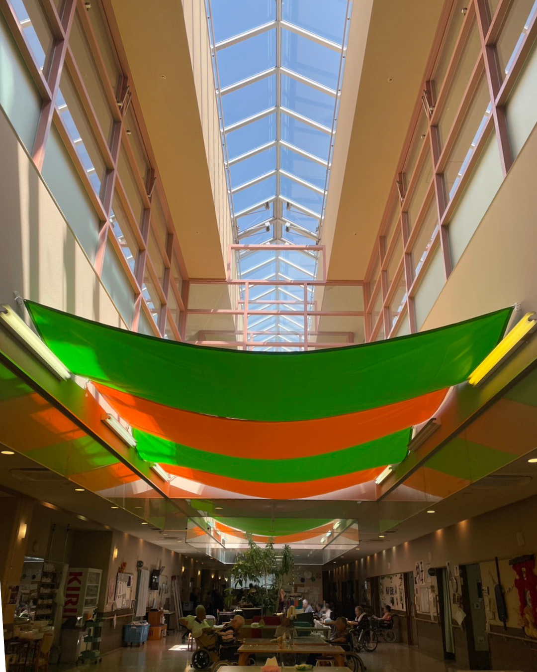 介護福祉施設内 室内遮光テント施工