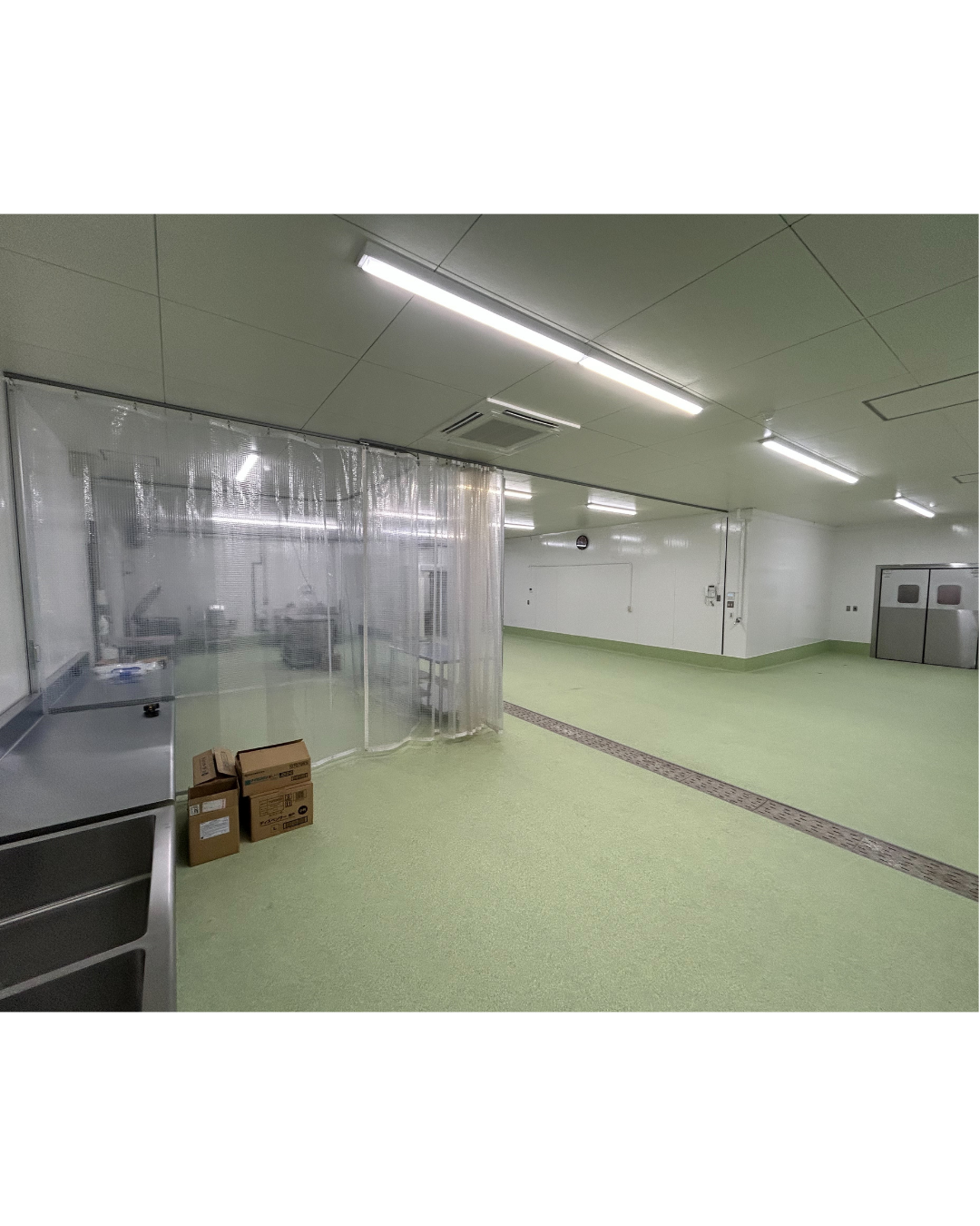 食品会社工場内間仕切りテント新設